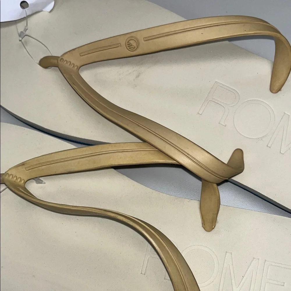 Romes NWT Beige and Blue Men's Flip-Flops Size 13